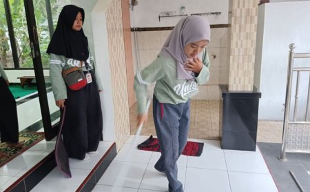 Mahasiswa KSM-T Unisma Malang Berikan Sentuhan Baru di Mushala Nurul Hidayah