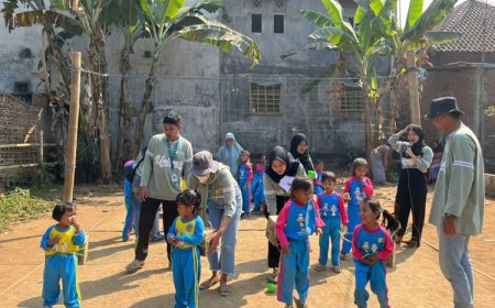 Kemeriahan HUT RI Bersama Mahasiswa KSM-T Unisma Malang dan Murid KB/RA Al-Ikhlas Dempok