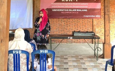 Penyuluhan Jelly dan Packaging Produk Olahan Stroberi oleh Mahasiswa Unisma Malang