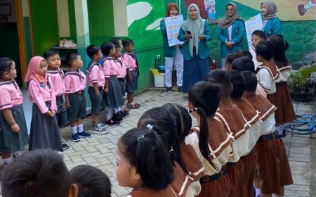 Biasakan Hidup Sehat, KSM-T 13 Unisma Malang Sosialisasi PHBS di TK Margiasih 02