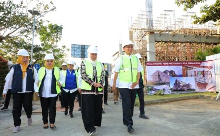 Gubernur Khofifah Optimistis Wall Raising Plaza Airlangga Jadi Pusat Kegiatan Lima Pilar