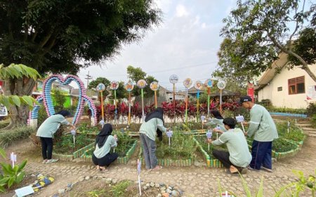 Mahasiswa KSM-Tematik Unisma Malang Digitalisasi Asman Toga Desa Madiredo