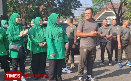 Pangdam V Brawijaya Mengikuti Olahraga Bersama di Lapangan Rampal