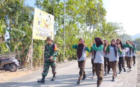 Bentuk Karakter Siswa, Babinsa Cimanggu Beri Materi LDDK