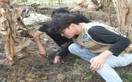 Pasang Biopori, Persiapan Warga Purbalingga dan Mahasiswa Hadapi Musim Hujan