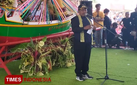 Ratusan Kapal Nelayan Iringi Larung Sesaji Petik Laut Pancer Banyuwangi