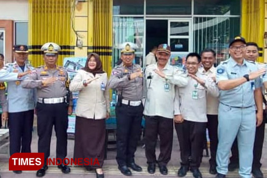 UPT PPD Situbondo Turun ke Jalan Ajak Masyarakat Pengendara Patuh Pajak