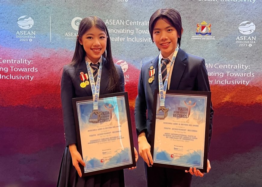 Bikin Kagum Lagi, Mischka dan Devon Terima Penghargaan Youth Achievement Record