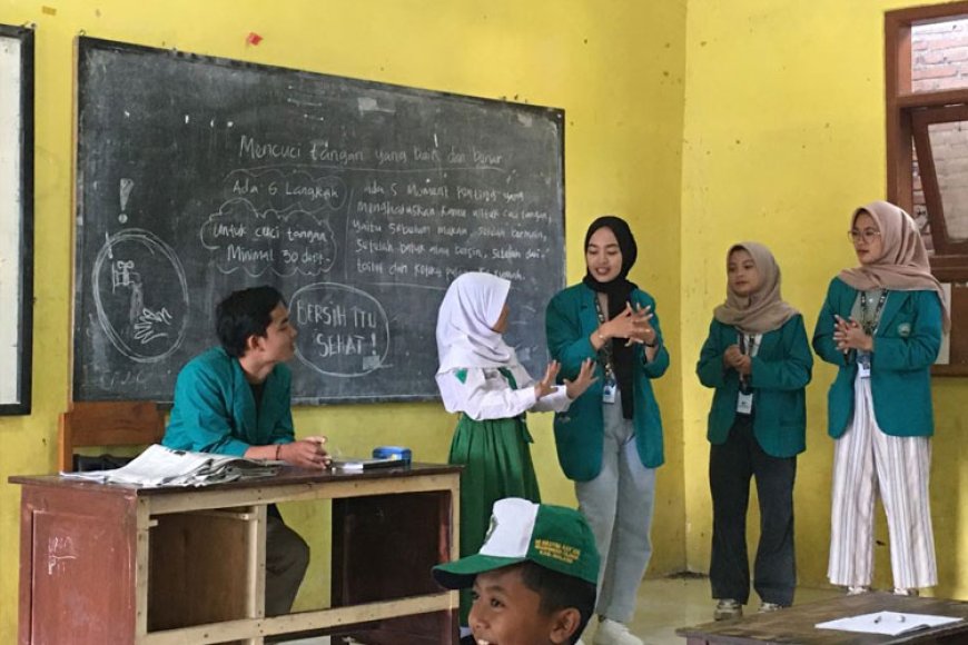 Sadar Kesehatan, Mahasiswa KSM&#45;T Unisma Malang Adakan Edukasi Cuci Tangan