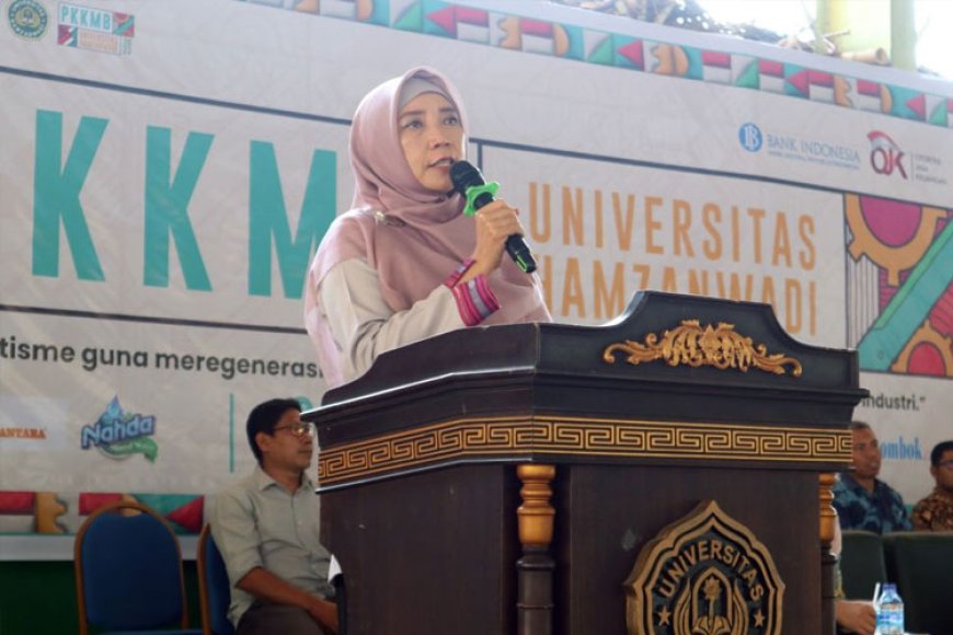 1.800 Mahasiswa Baru Universitas Hamzanwadi Ikuti PKKMB, Rektor: Jangan Mau Rugi Manfaatkan Teknologi