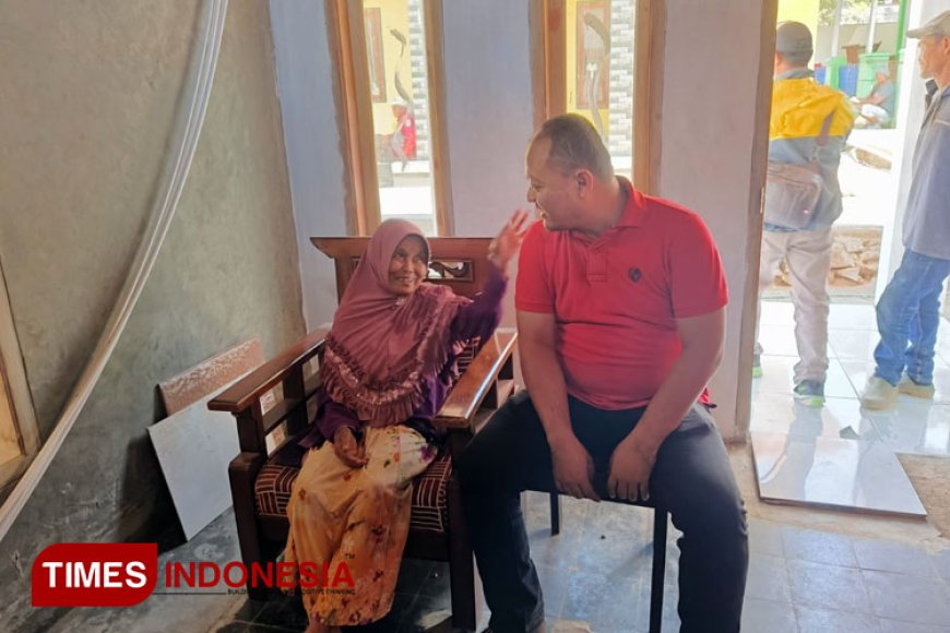 Senyum Nenek di Majalengka Sumringah Dapat Rutilahu, Sukayi: Hatur Nuhun Pak Karna Sobahi