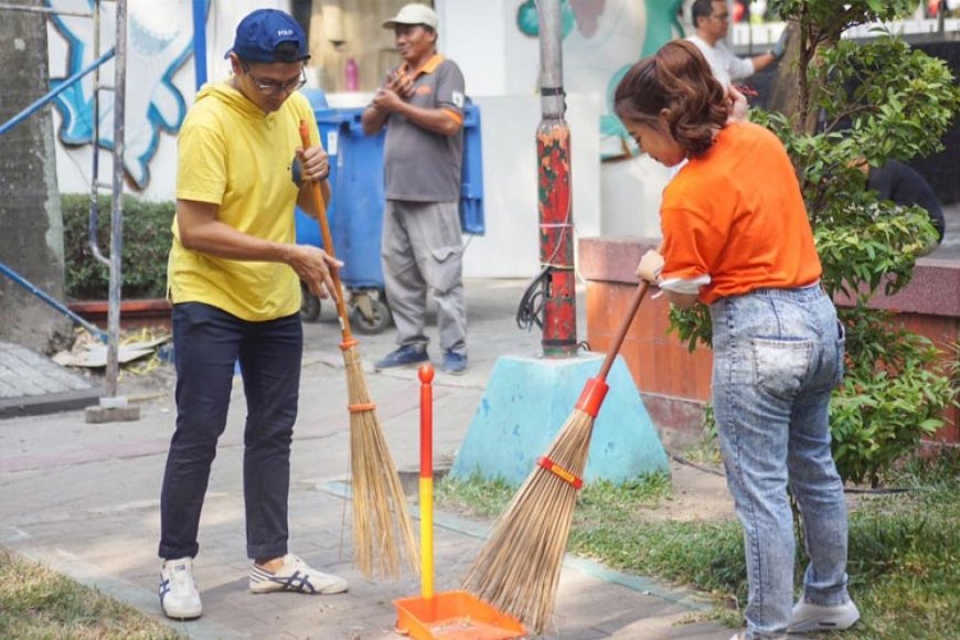 World Clean Up Day, ASCOTT Regional Jatim Bersih&#45;bersih Taman Prestasi Surabaya 