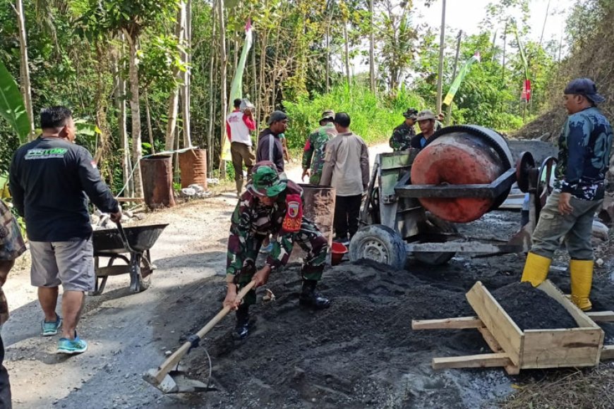 Lewat TMMD 118, Budaya Gotong Royong di Desa Sumberpetung Tetap Terus Dipertahankan