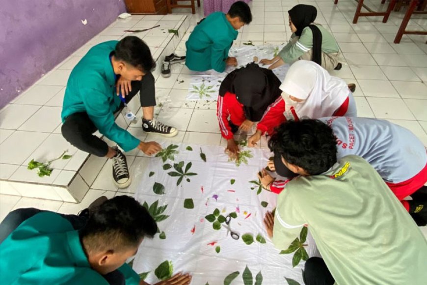 KSM&#45;T 05 Unisma Malang Gelar Praktik Edukasi EcoPrint pada Media Kain di SD Negeri Kemiri 1