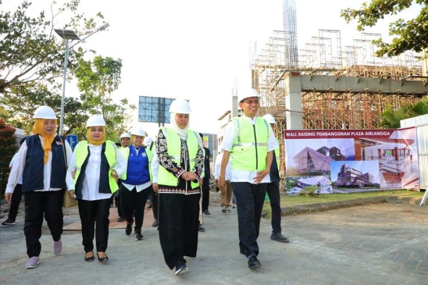 Gubernur Khofifah Optimistis Wall Raising Plaza Airlangga Jadi Pusat Kegiatan Lima Pilar