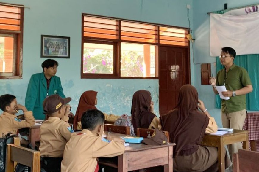 Peserta KSM&#45;T Unisma Malang Gelar Pembelajaran Bahasa Asing Kepada Siswa SDN Wonoayu