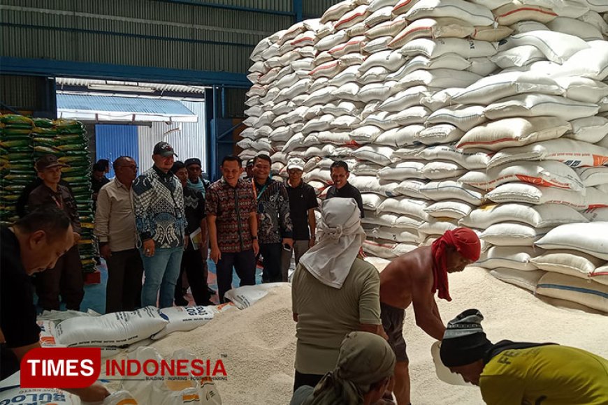 1500 Ton Beras Cadangan Pemerintah Disalurkan Kepada Warga Kota Tasikmalaya