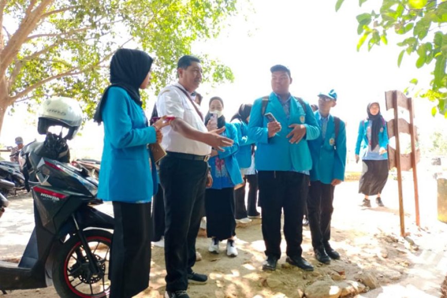 Mahasiswa UNIPMA Madiun Observasi Kegiatan Pembelajaran MKWK di Gong Perdamaian Saradan