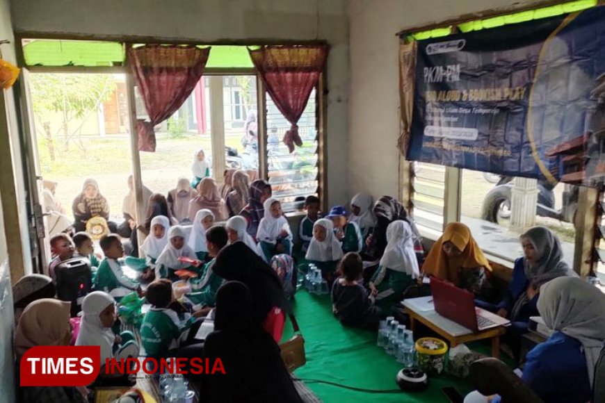 Mahasiswa Unmuh Jember Gunakan Metode Read Aloud dan Bookish Play untuk Tingkatkan Literasi Anak Usia Dini