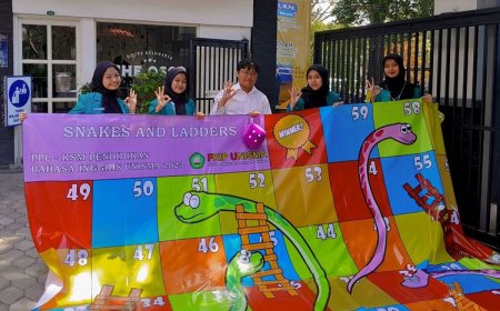 Mahasiswa Praktikan Pendidikan Bahasa Inggris Unisma Malang Ciptakan Media Pembelajaran Inovatif 'Snakes and Ladders'