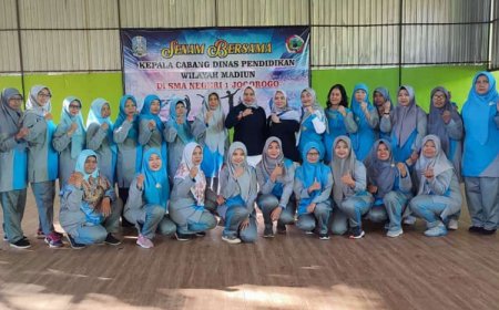 SMAN 1 Jogorogo Senam Sehat Bersama Kepala Cabang Dindik Wilayah Madiun dan Dosen UNIPMA