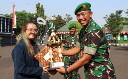 Dandim Surabaya Utara Serahkan Piala Karya Tulis Ilmiah Pelestarian Budaya Lokal 