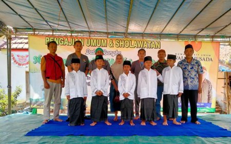 Peringati Maulud Nabi Puguh Wiji Pamungkas Founder RSU Wajak Husada Malang Gelar Khitan Massal