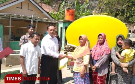 HUT ke-20, SMK Negeri 1 Pundong Droping Air Bersih Bagi Warga Terdampak Krisis Air