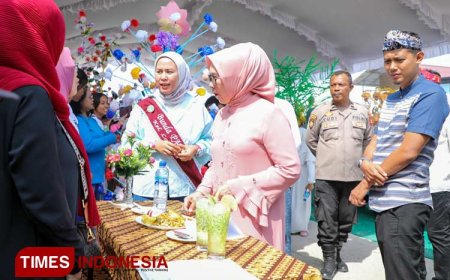 Berharap Jadi Destinasi Religi, Festival Telur Digelar di Masjid Terapung Loktuan