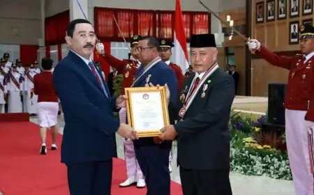 Bupati Malang Dianugerahi Dua Penghargaan Dari IPDN