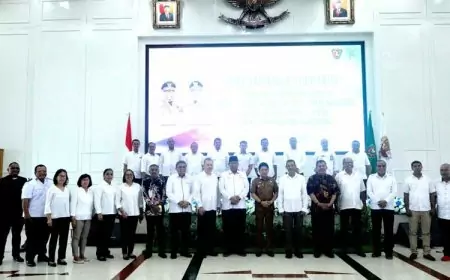 Paulus Kastanya Dikukuhkan Menjadi Ketua LPPD Maluku Masa Bakti 2023-2025