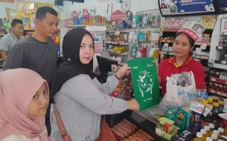 Jaga Lingkungan, Alfamart Blitar Sosialisasikan Penggunaan Tas Go Green