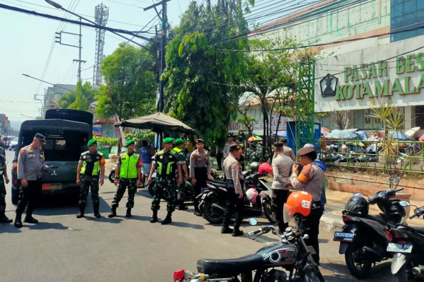 Patroli Bersama Kodim 0833 Kota Malang Kuatkan Sinergitas TNI&#45;Polri Menjaga Keamanan