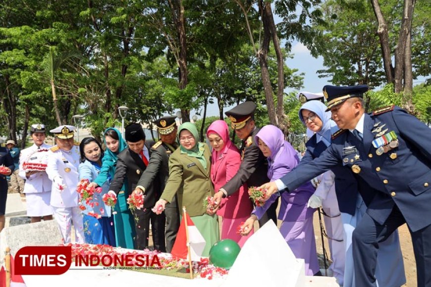 Mengenang Jasa Para Pahlawan, Pangdam V Brawijaya Memimpin Ziarah ke TMP 10 November sebagai Bentuk Penghormatan