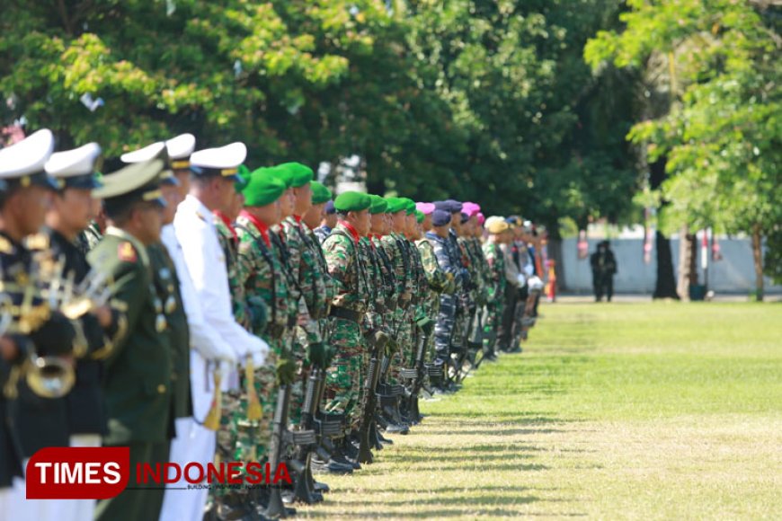 Dandim Banyuwangi Ajak Prajurit TNI Tetap Profesional dan Manunggal dengan Rakyat