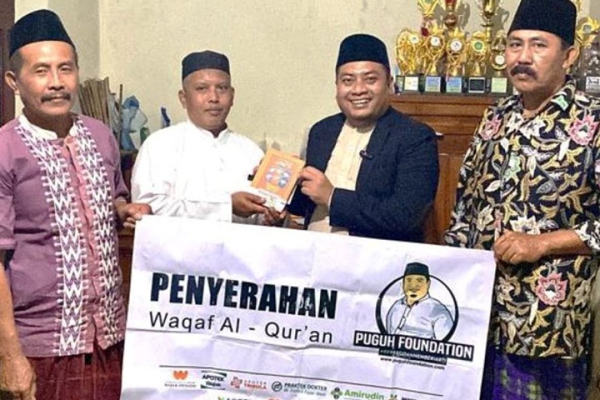 Puguh Wiji Pamungkas Serahkan Wajaf Quran Pada Tpq Al Ridwan Desa Wonorejo