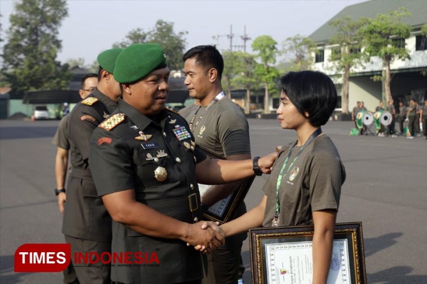 Pangdam V Brawijaya Beri Penghargaan untuk Anggotan yang Berprestasi di Bidang Olahraga