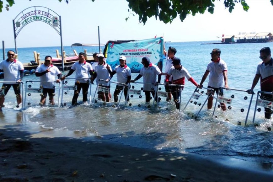 Jatimers Communities Big Wave Aksi Tanam Terumbu Karang di Bangsring Underwater 
