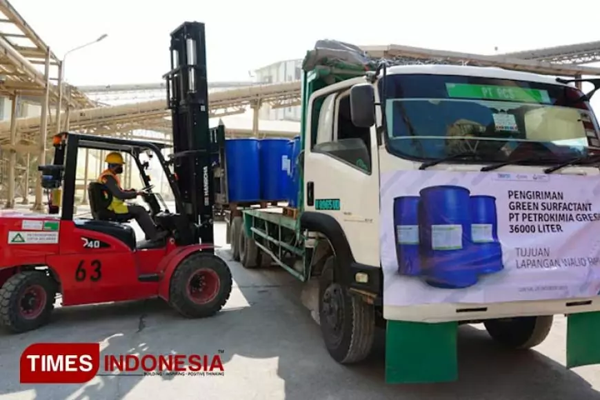 Dukung Produksi Minyak Papua, Petrokimia Gresik Pasok 36 Ribu Liter Green Surfactant