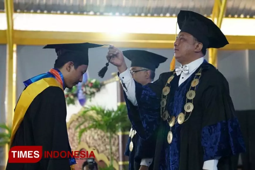 UMBY Wisuda 949 Lulusan, Ada 2 Wisudawan Peraih IPK Tertinggi