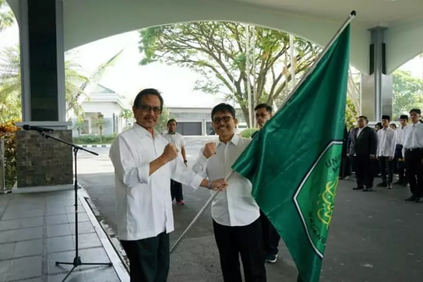 Rektor UIN Malang Lepas 158 Mahasiswa Ikuti Porsi Jawara dan Lomba Paduan Suara Internasional