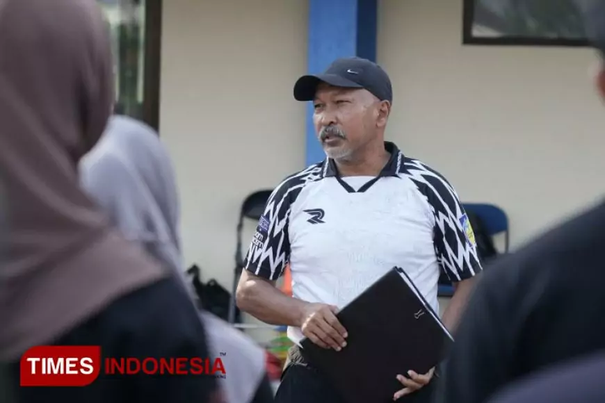 Eks Pelatih Timnas Indonesia U&#45;16, Fakhri Husaini Mengajar di POR Unmuh Jember