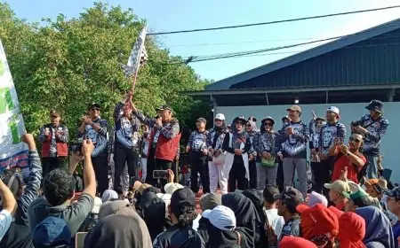 Gerak Jalan HUT PGRI ke -78 Diikuti Ribuan Guru di Kabupaten Malang