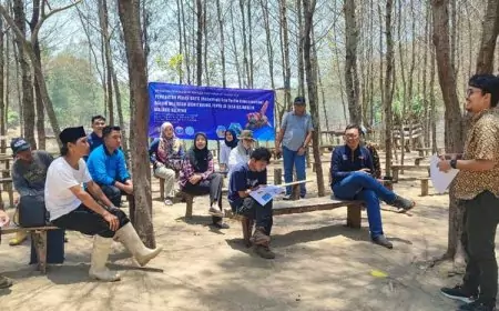FPIK UB Beri Dukungan Alat Hingga Literasi Untuk Konservasi Penyu di Malang Selatan