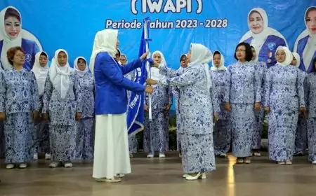 Ketua DPD IWAPI Jatim Lantik Ketua dan Anggota DPC IWAPI Kota Kediri Periode 2023-2028