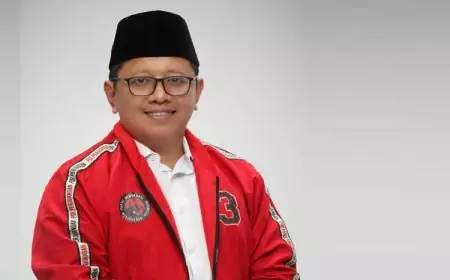 Saifudin Zuhri: Hari Pahlawan Berjuang Utamakan Negara daripada Keluarga