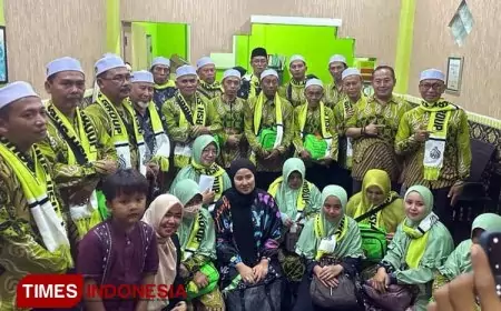 Sumail dan Bima Rafsanjani, Caleg Bapak Anak Partai Gerindra Berangkatkan Umroh Puluhan Konstituen