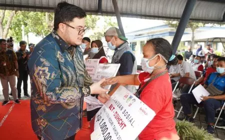 Bupati Kediri Salurkan BLT DBHCHT kepada 12.449 Buruh Pabrik Rokok