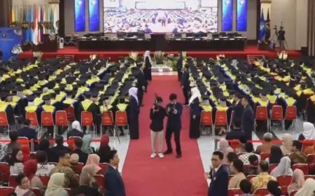 Wisudawan Disabilitas Berprestasi UB, Jadi Penyanyi Tradisional Hingga Terima Beasiswa di Jepang