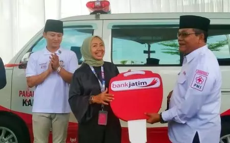Bank Jatim Serahkan CSR Mobil Ambulans dan Launching KKPD Bersama Pemkab Trenggalek